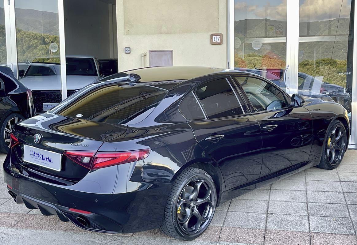 Alfa Romeo Giulia 2.2 Turbodiesel 190 CV AT8 B-Tech Blak Edition Pak esterno Veloce "Cerchi da 19°-Pinze Brembo gialle