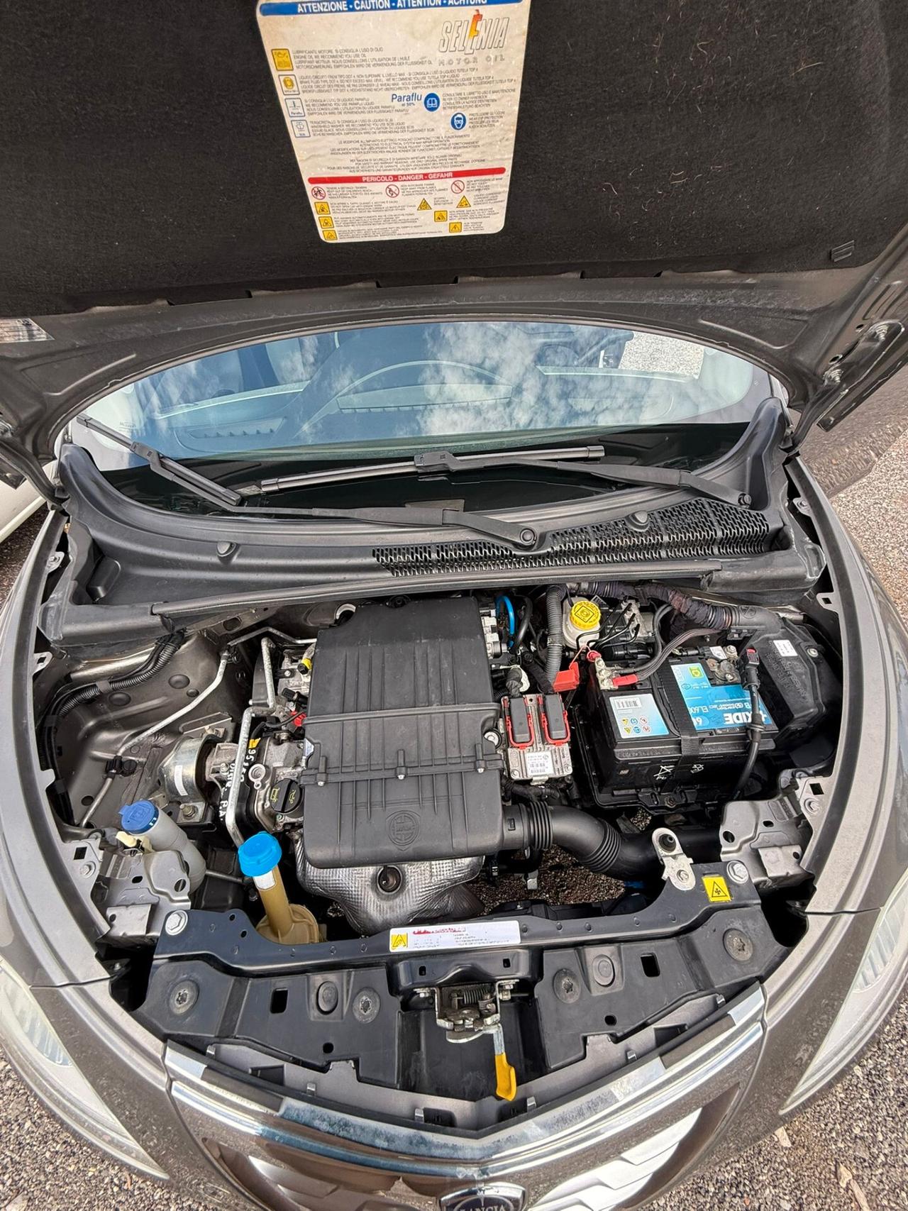 Lancia Ypsilon 1.2 69 CV 5 porte S&S Platinum