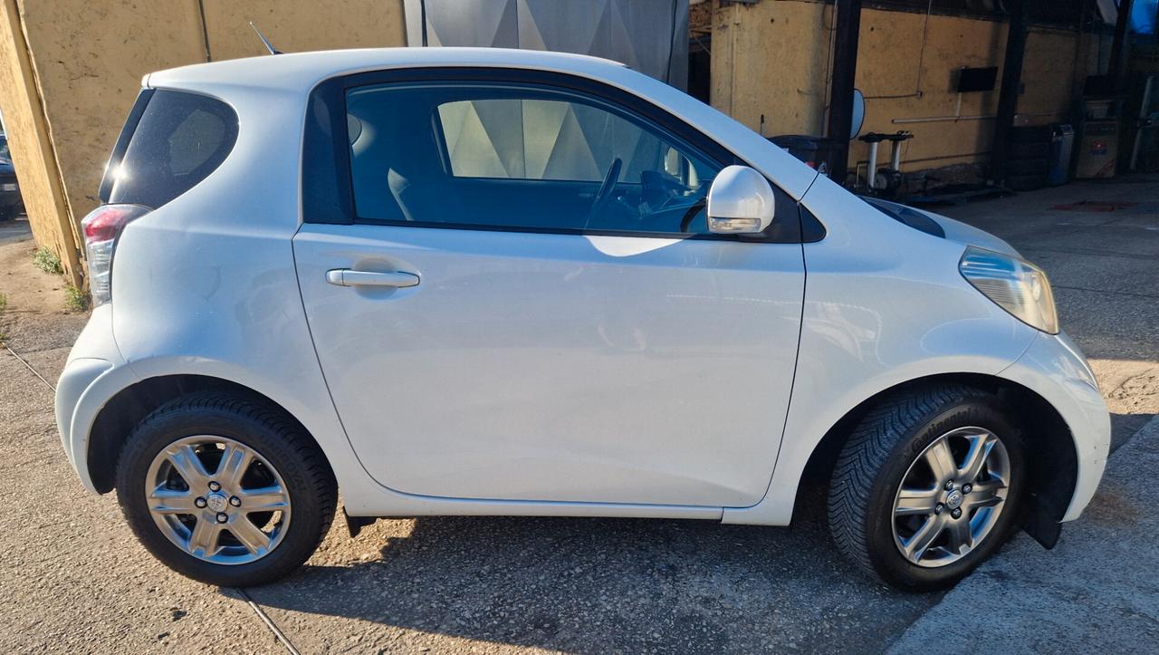 Toyota iQ 1.0 Sol