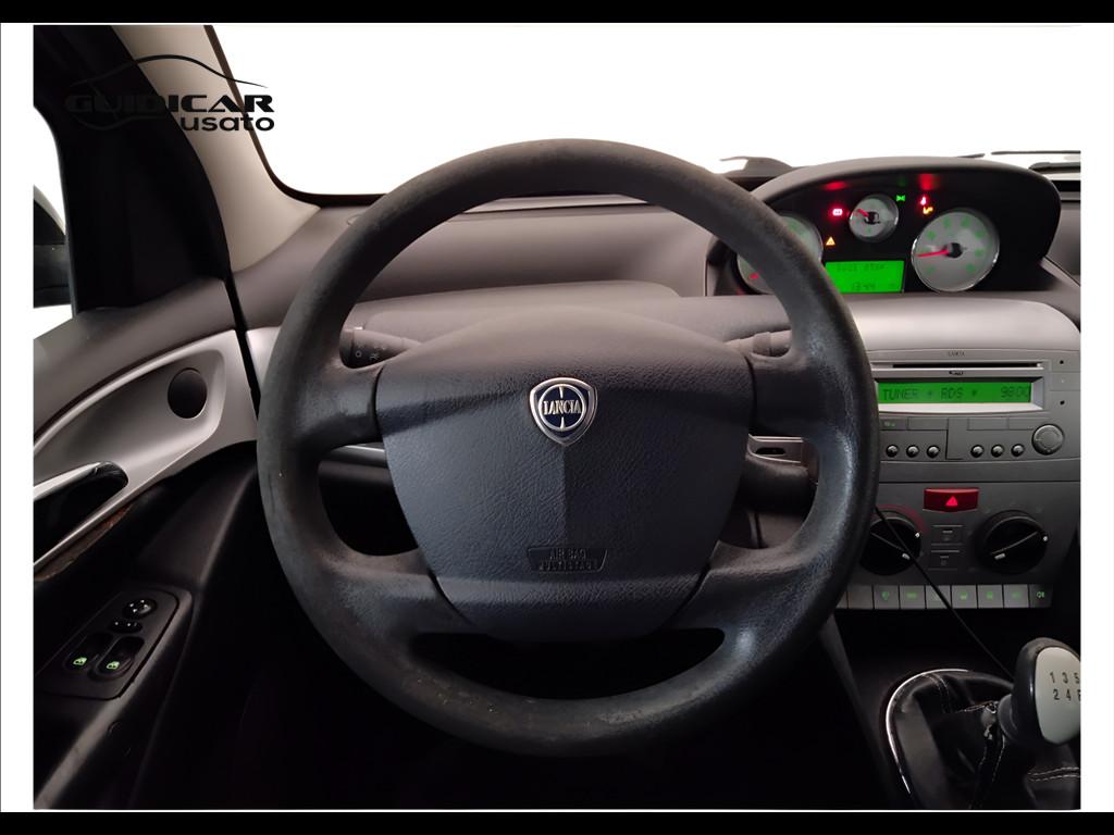 LANCIA Ypsilon II 2007 - Ypsilon 1.2 8v New Oro (oro)