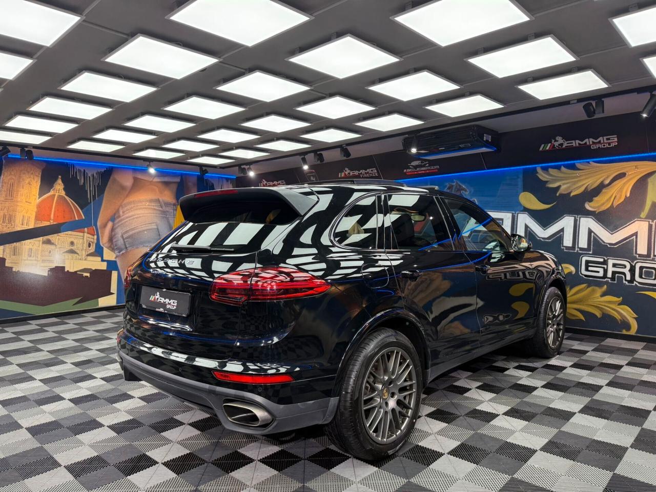 Porsche Cayenne 4.1 S DIESEL PLATINUM EDITION (598)