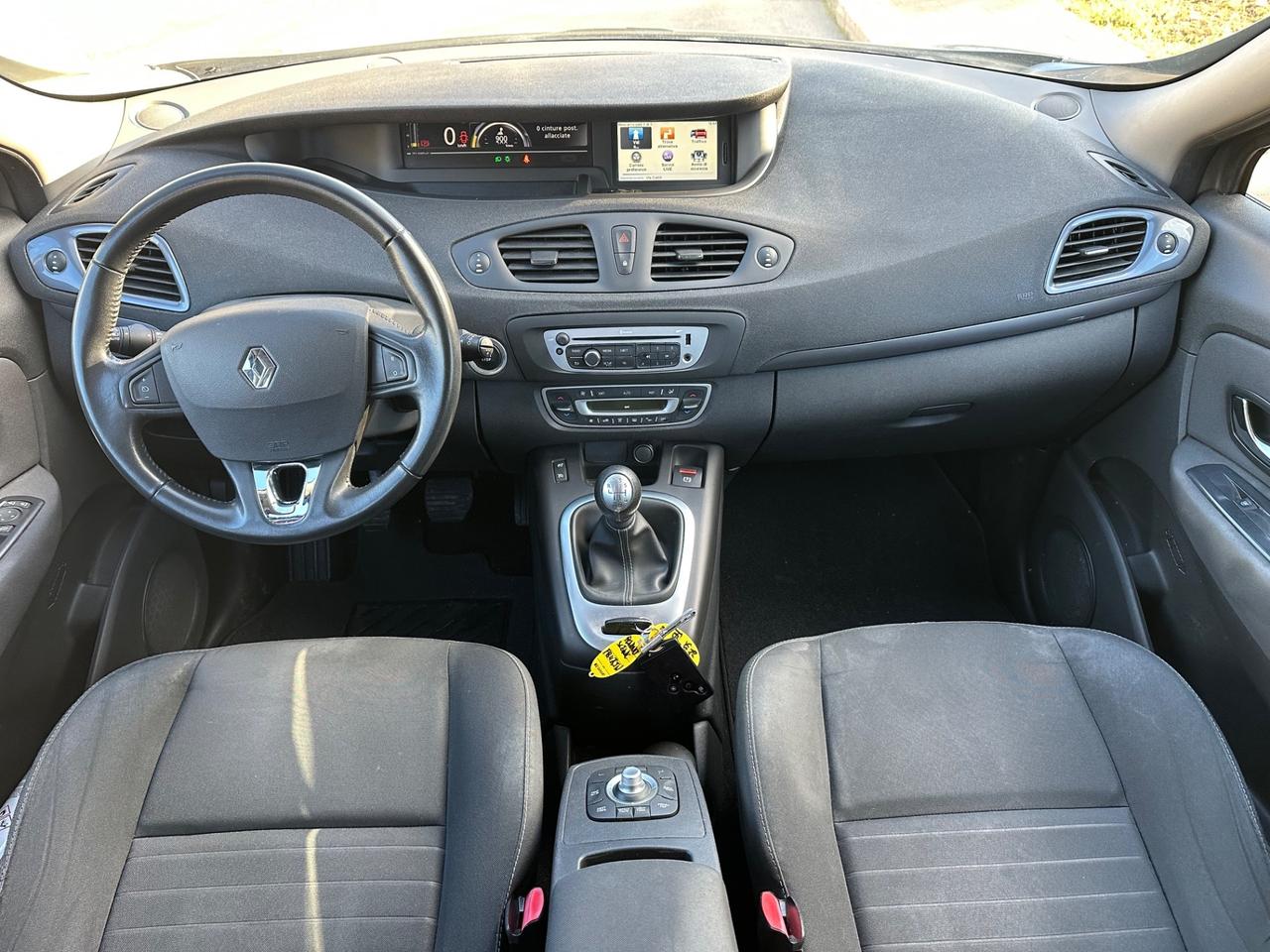 Renault SCENIC 1.5 dCi 110CV 2015 - TOM TOM