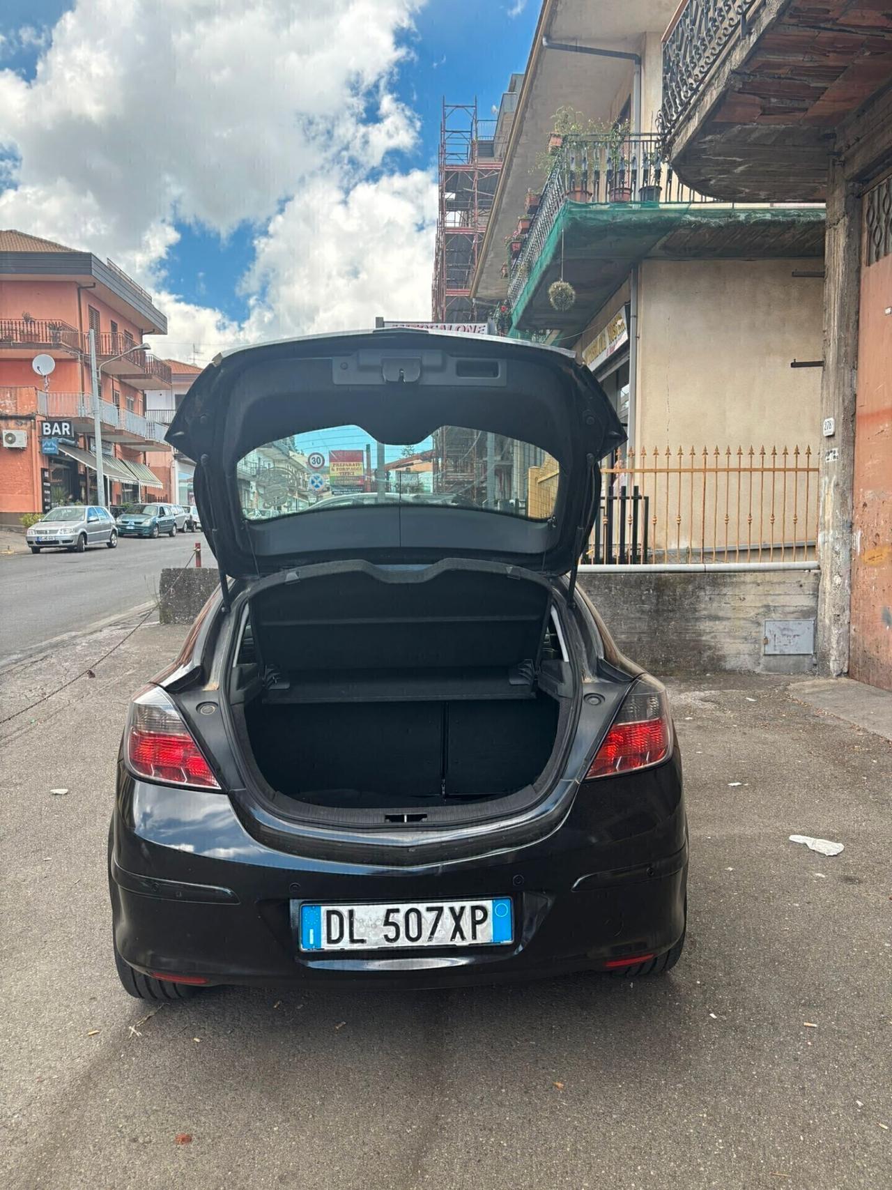 Opel Astra GTC 1.7 CDTI 125CV 3 porte Enjoy