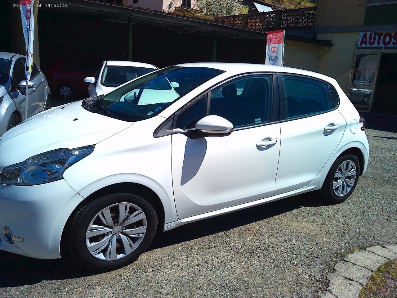 Peugeot 208 1.4 HDi 68 CV 5 porte Allure