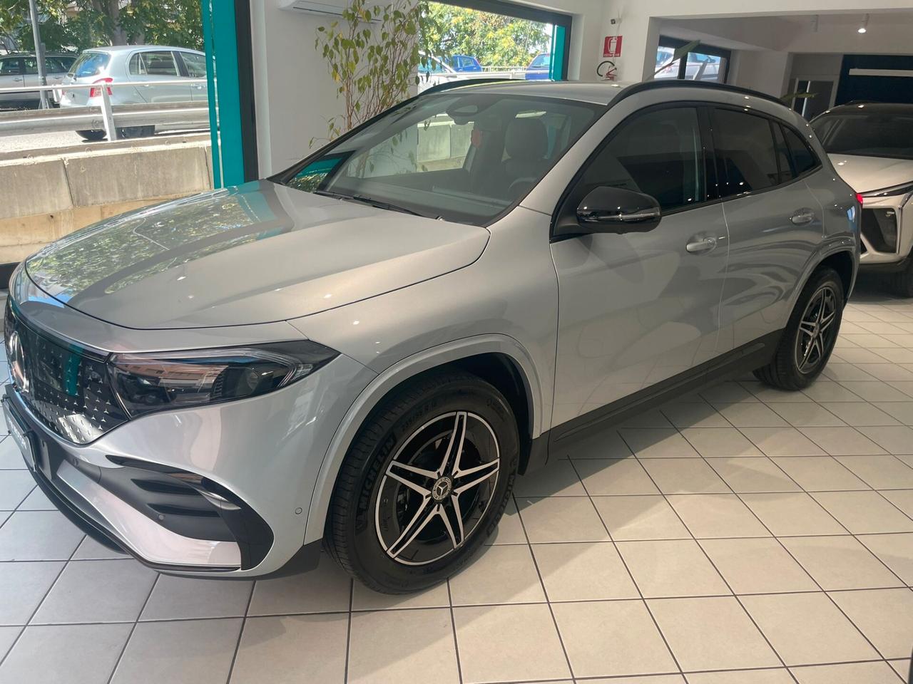 Mercedes-benz EQA 250+ AMG Line Advanced