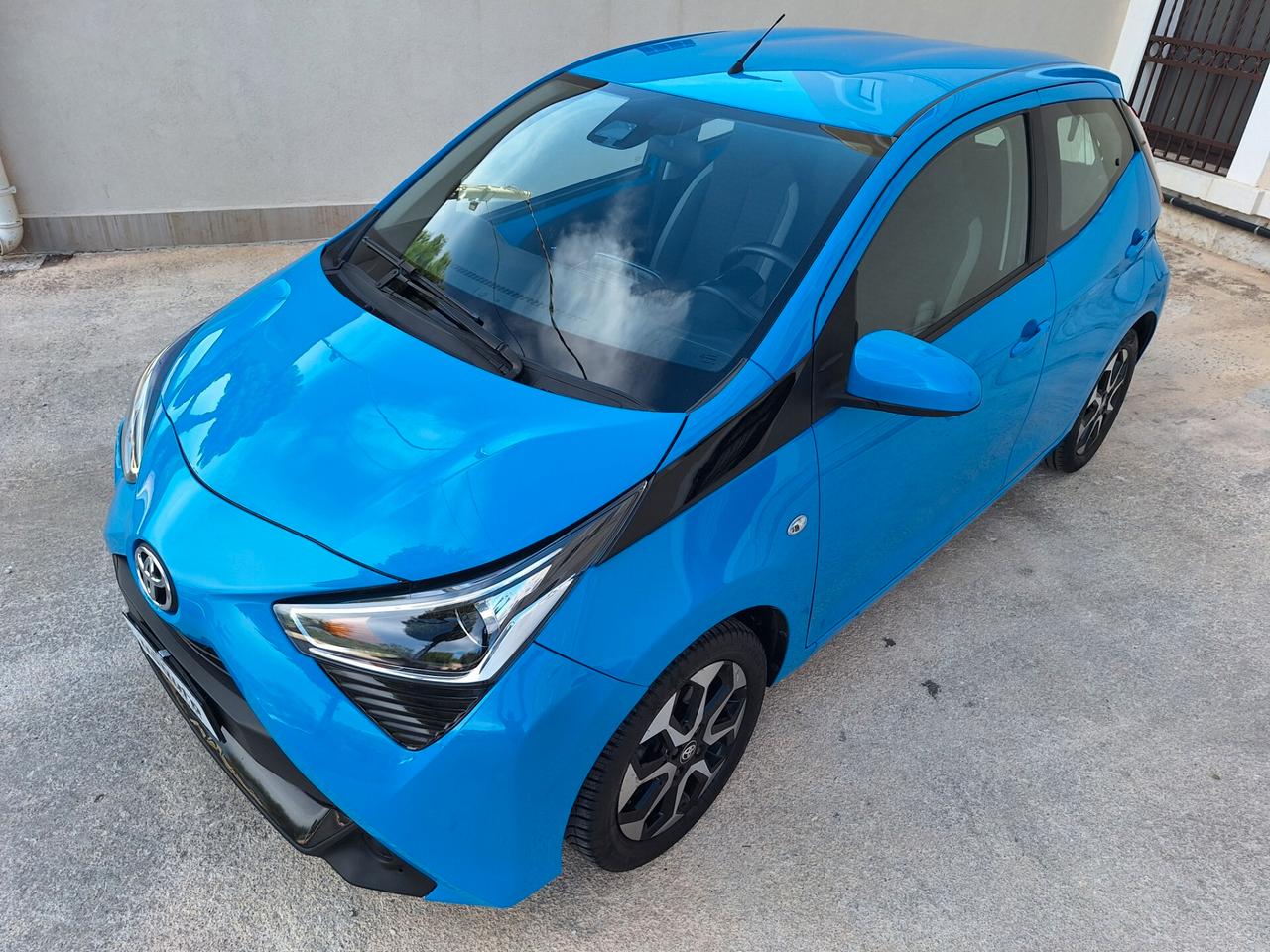 Toyota Aygo 1.0 5 porte x-cool 35000 km 2019