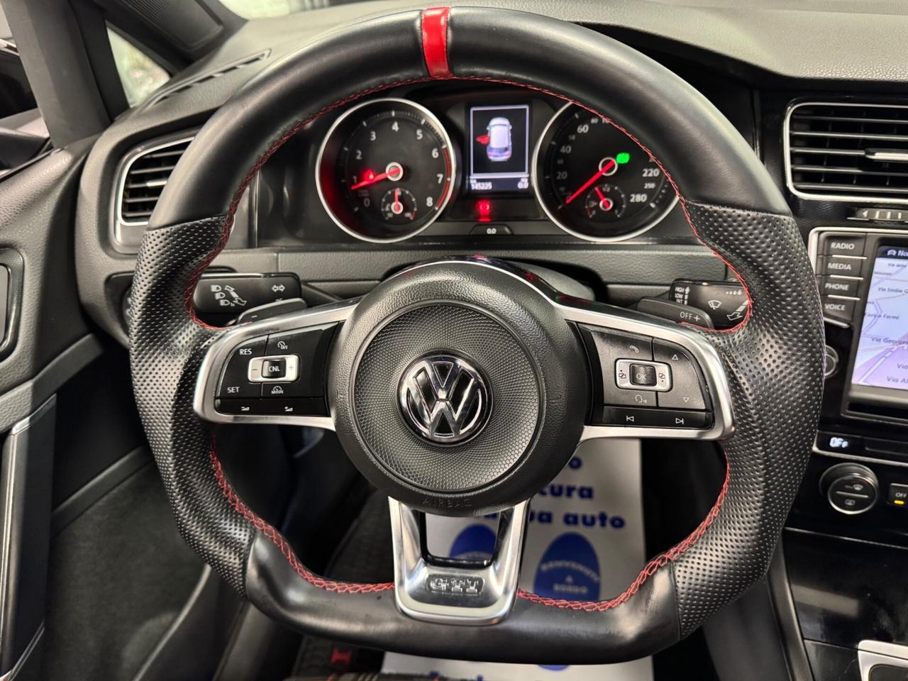 Volkswagen Golf GTI 2.0 TSI DSG TETTO