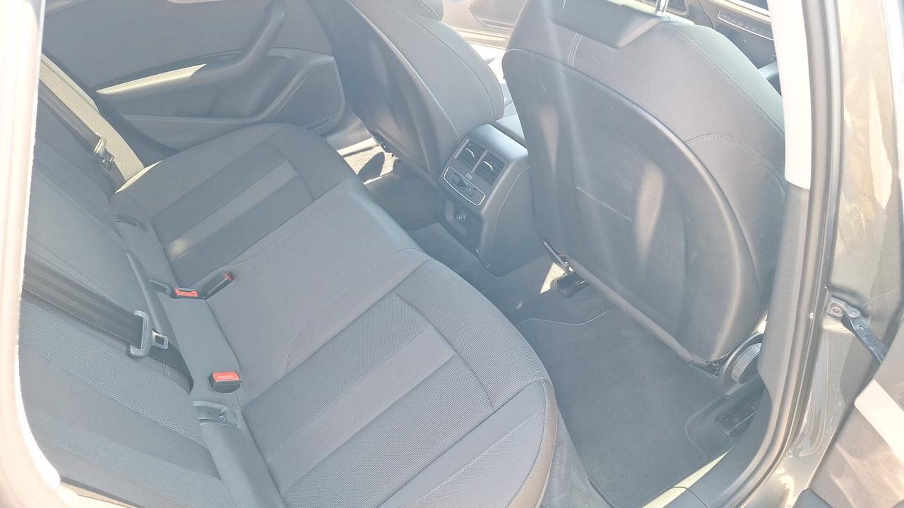 Audi A4 Avant 40 TDI S tronic line edition
