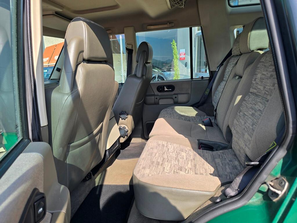 Land Rover Discovery 2.5 TD5 "S" BELIZE GREEN