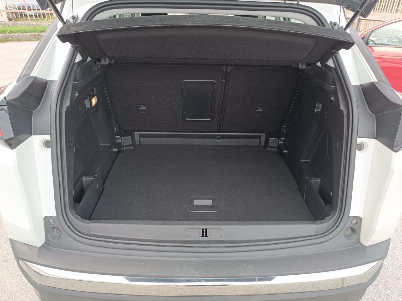 PEUGEOT 3008 BlueHDi 130 S&S EAT8 Allure