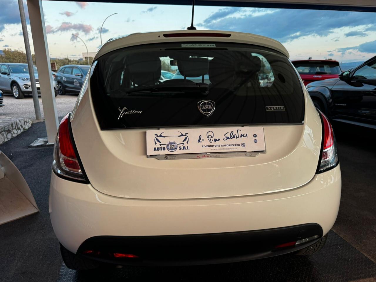 Lancia Ypsilon 1.0 FireFly 5 porte S&S Hybrid Ecochic Gold