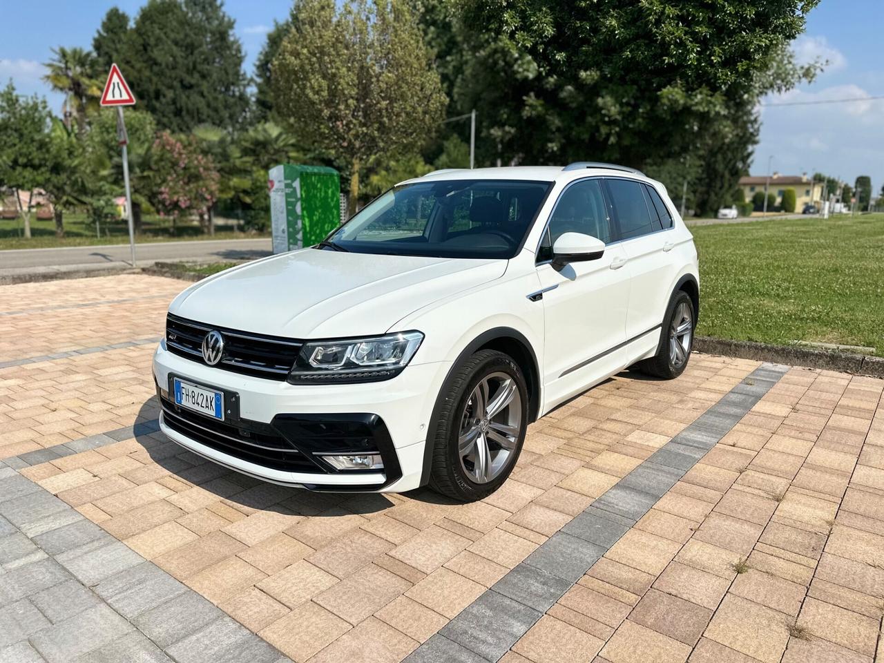 Volkswagen Tiguan 2.0 TDI SCR DSG 4MOTION R-LINE