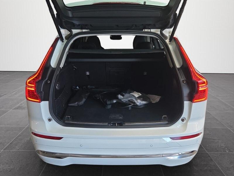 VOLVO XC60 (2017-->) XC60 T6 Recharge Plug-in H...