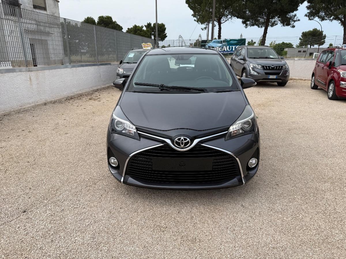 TOYOTA - Yaris - 1.4 D-4D 5p. Lounge MY 16 ; Adatta ai Neopatentati