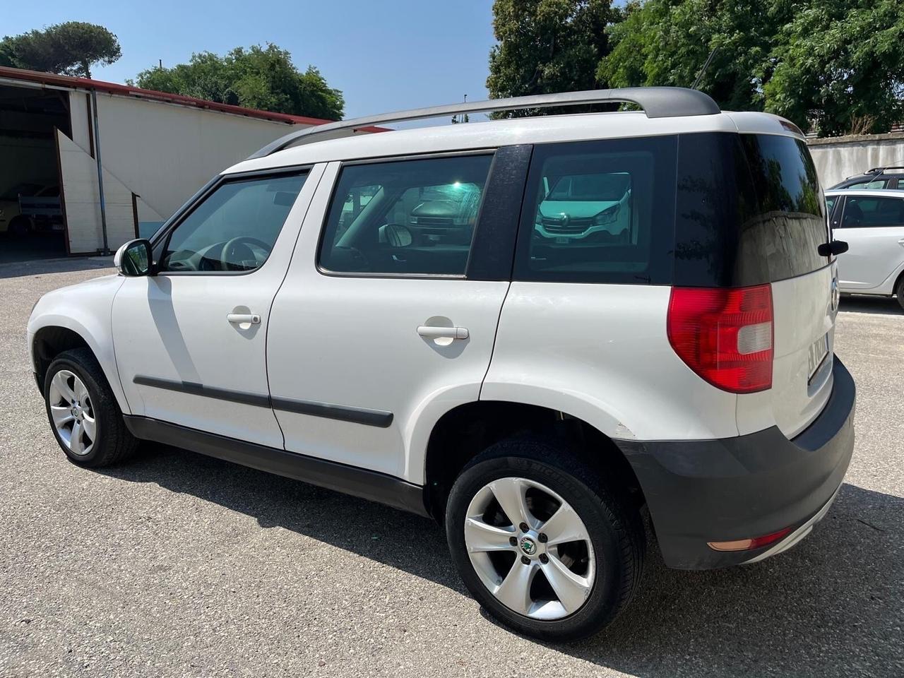 Skoda yeti -1600 tdi/105 cv -full-2012
