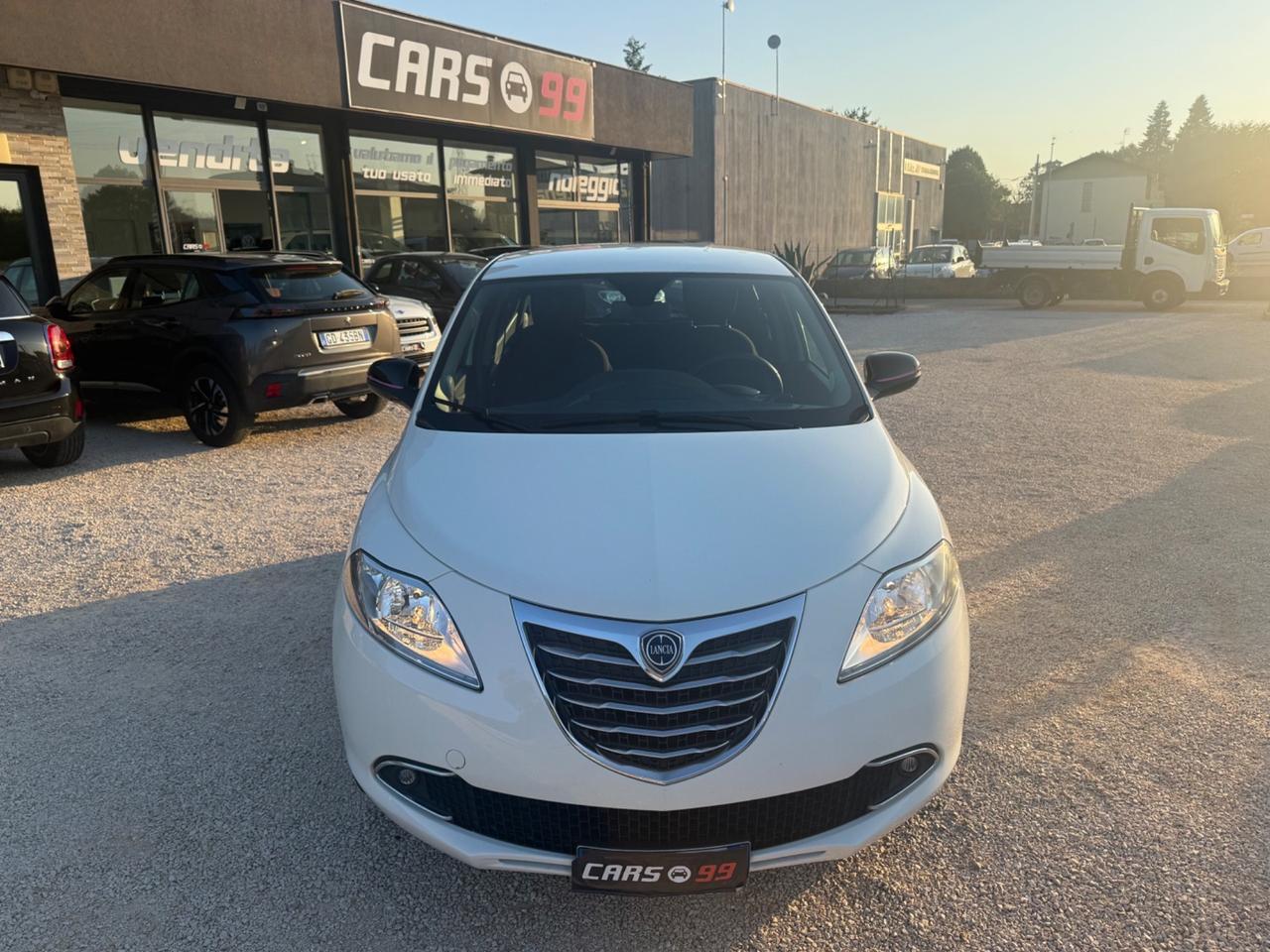 Lancia Ypsilon 0.9 TwinAir 85 CV 5 porte Metano Ecochic Elefantino