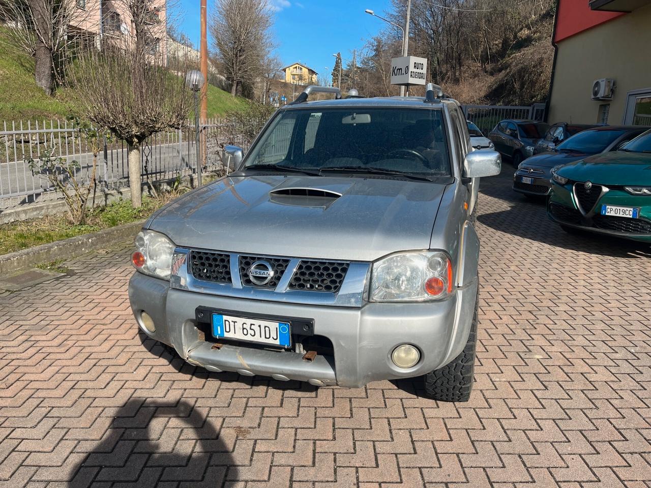 Nissan Navara 2.5D DOPPIA CABINA HARD TOP