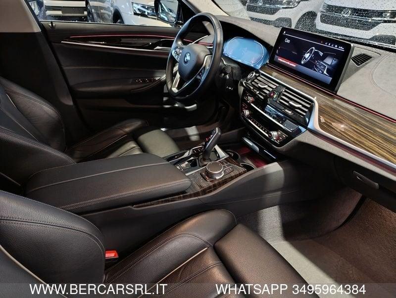 BMW Serie 5 520d 48V xDrive Touring Luxury*SEDILI RISC*TELECAMERA*CAMBIO AL VOLANTE*
