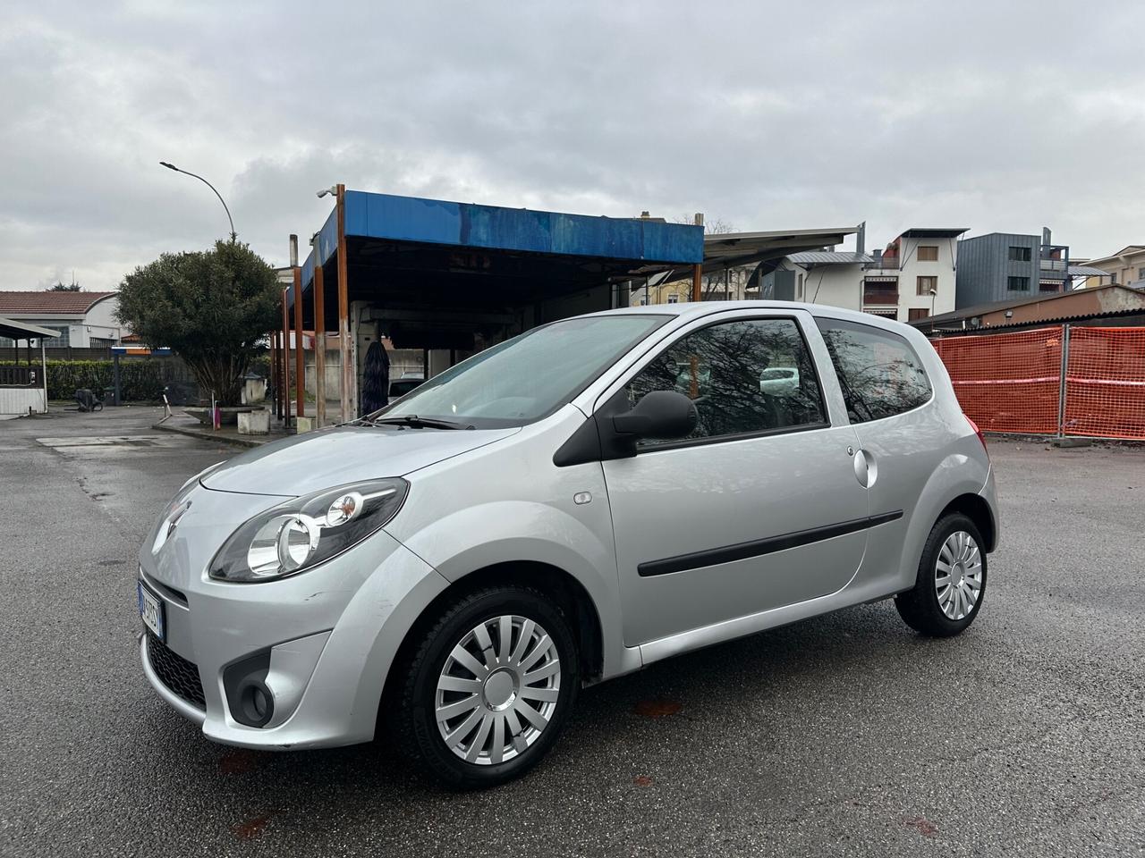 Renault Twingo 1.2 BENZ - NEOPATENTATI