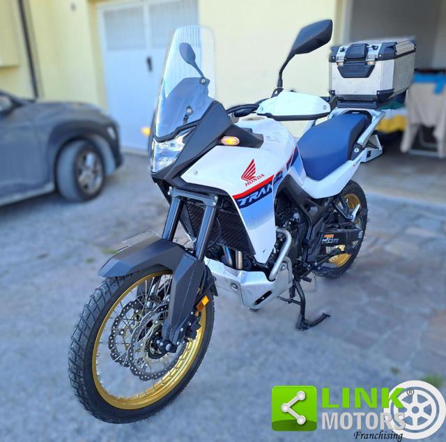 HONDA Transalp XL750 .