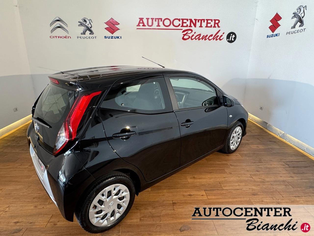 Toyota Aygo 5 Porte Aygo 5p 1.0 x-play 72cv
