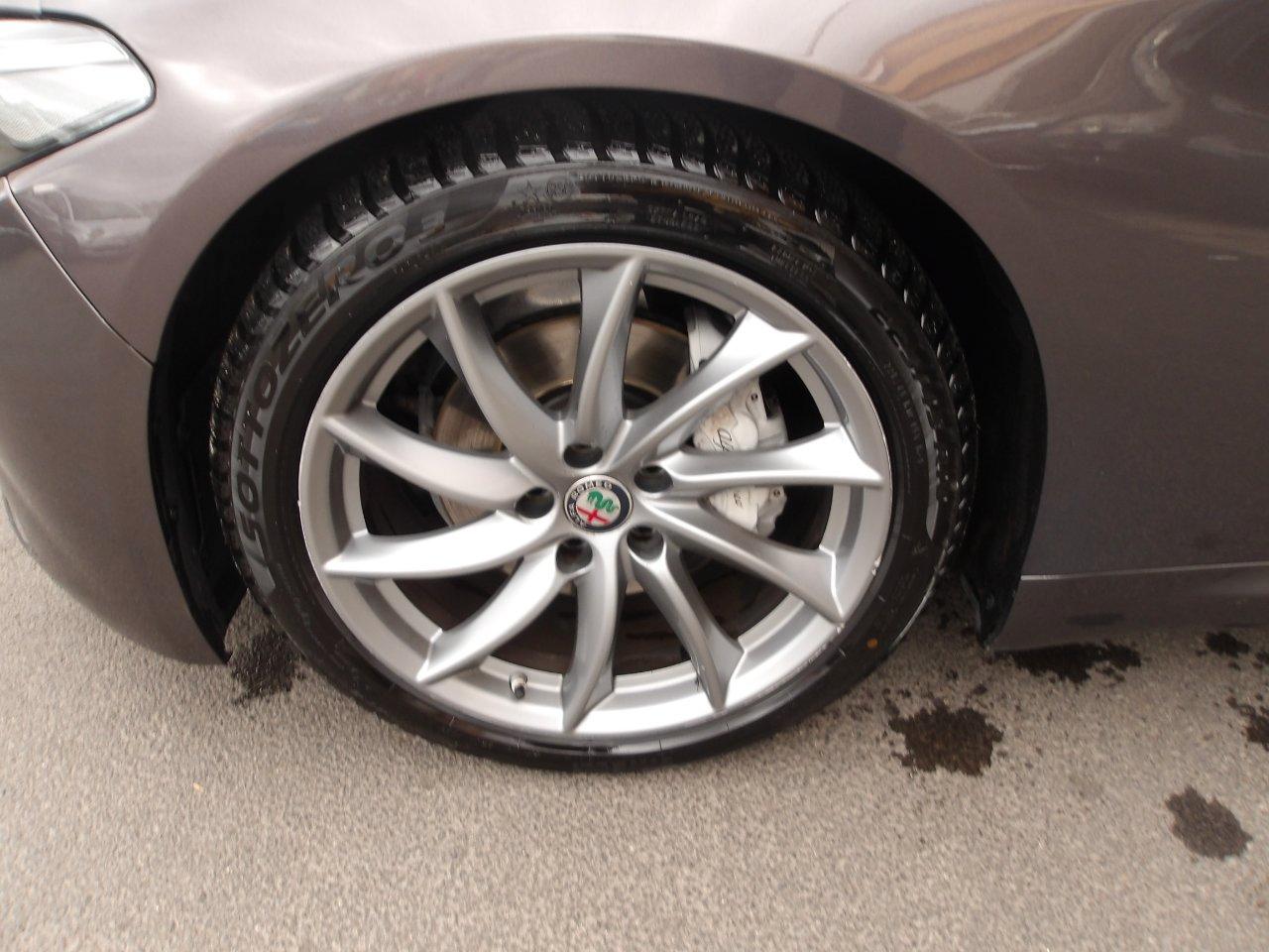 Alfa Romeo Giulia 2.2 t Super 150cv