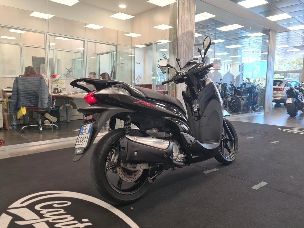 Honda SH 300 i