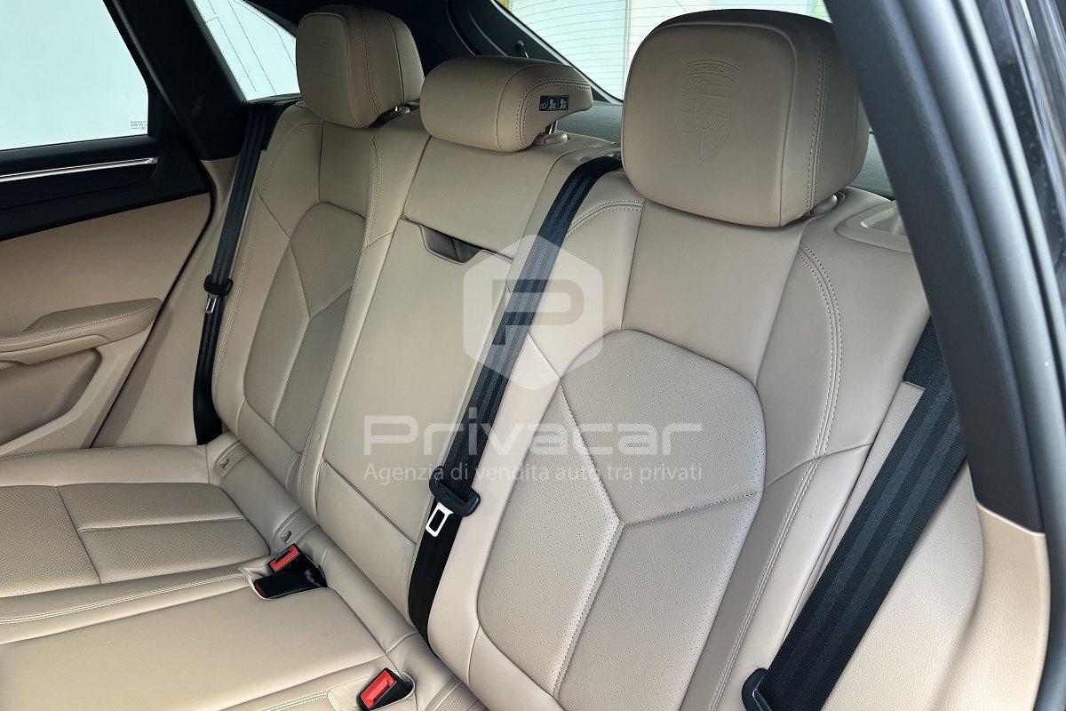 PORSCHE Macan 2.0