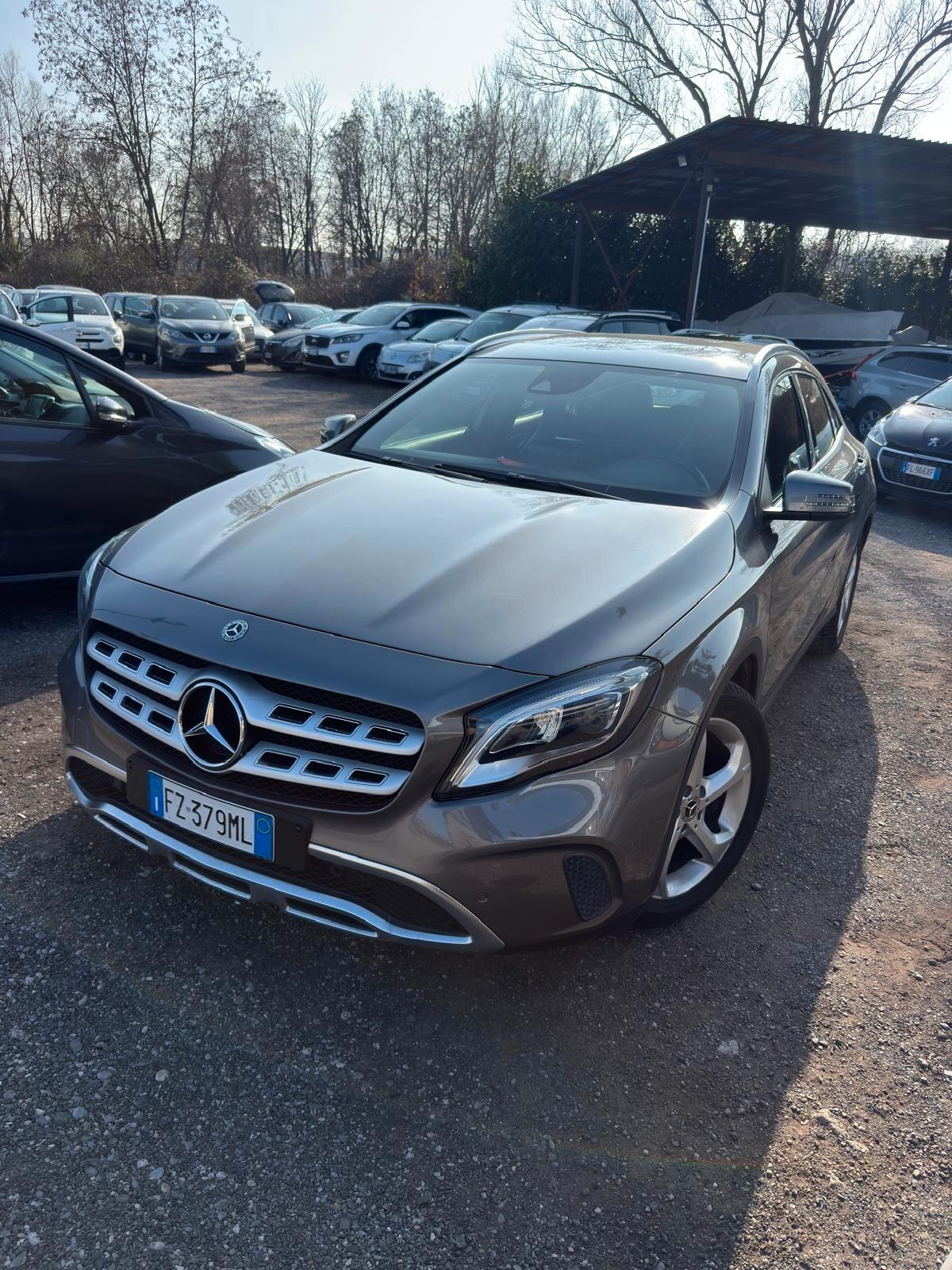 Mercedes-benz GLA 180 Premium