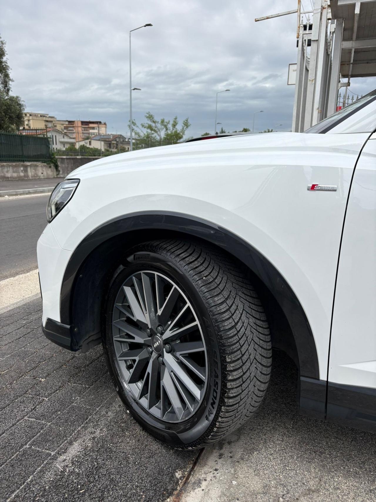 Audi Q3 35 TDI S tronic line edition