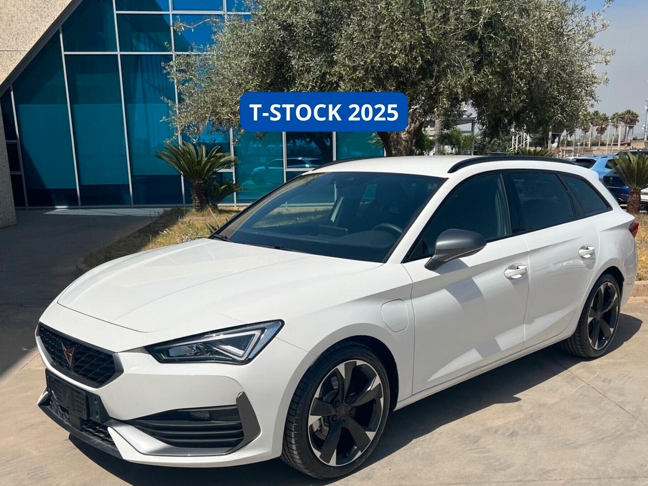 Cupra Leon Sportstourer 1.4 e-HYBRID 204 CV DSG - T-stock 2025