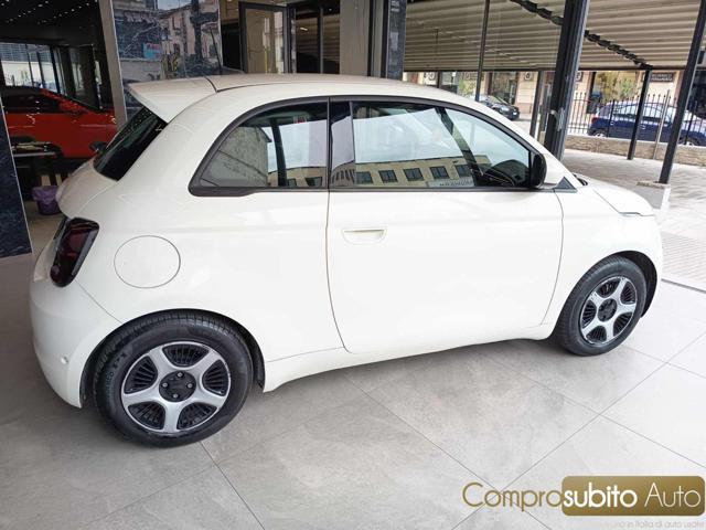 FIAT 500e 3+1 42 kWh Passion