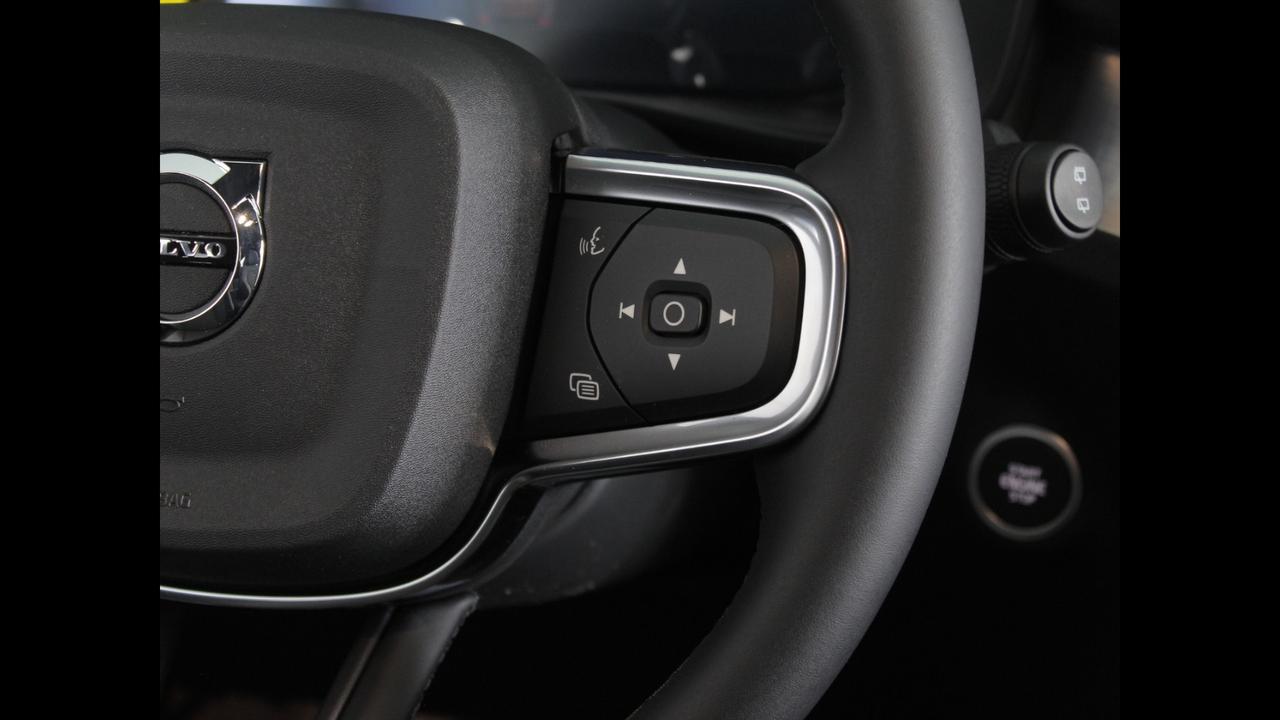 VOLVO XC40 Core B3 AUT