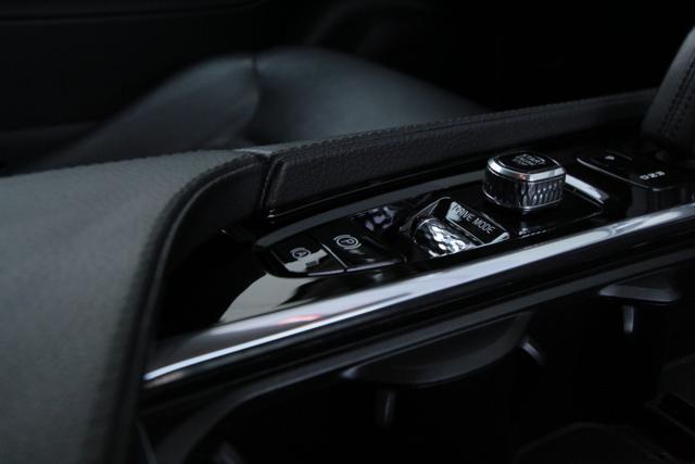 VOLVO XC90 B5 (d) AWD Pezzo Netto 7 posti Business Plus