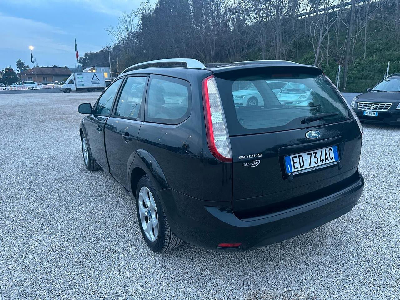 Ford Focus 1.6 (115CV) 5p. Bz.- GPL Titanium