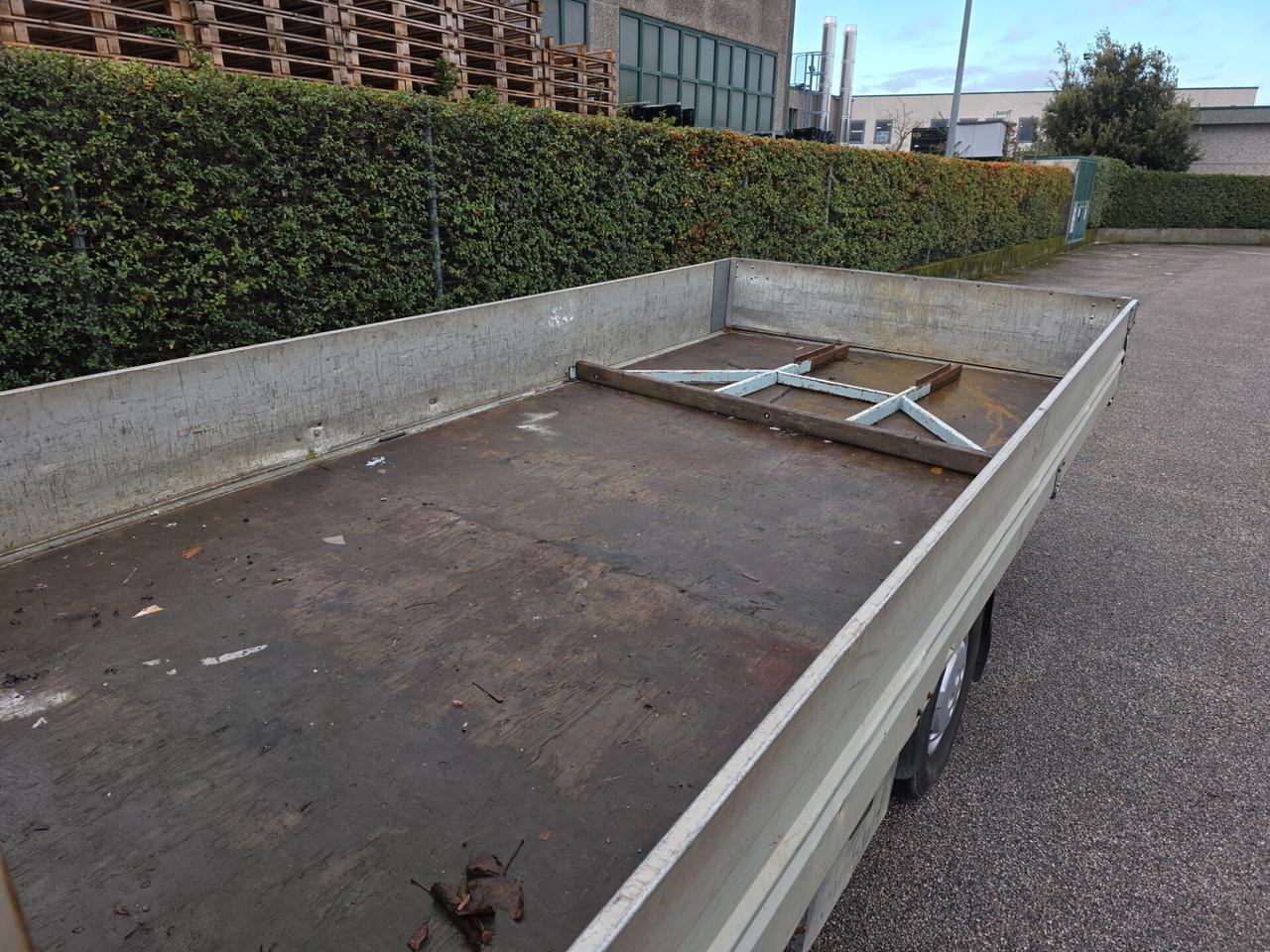 Iveco daily 2.3D con Imperiale e Gancio traino