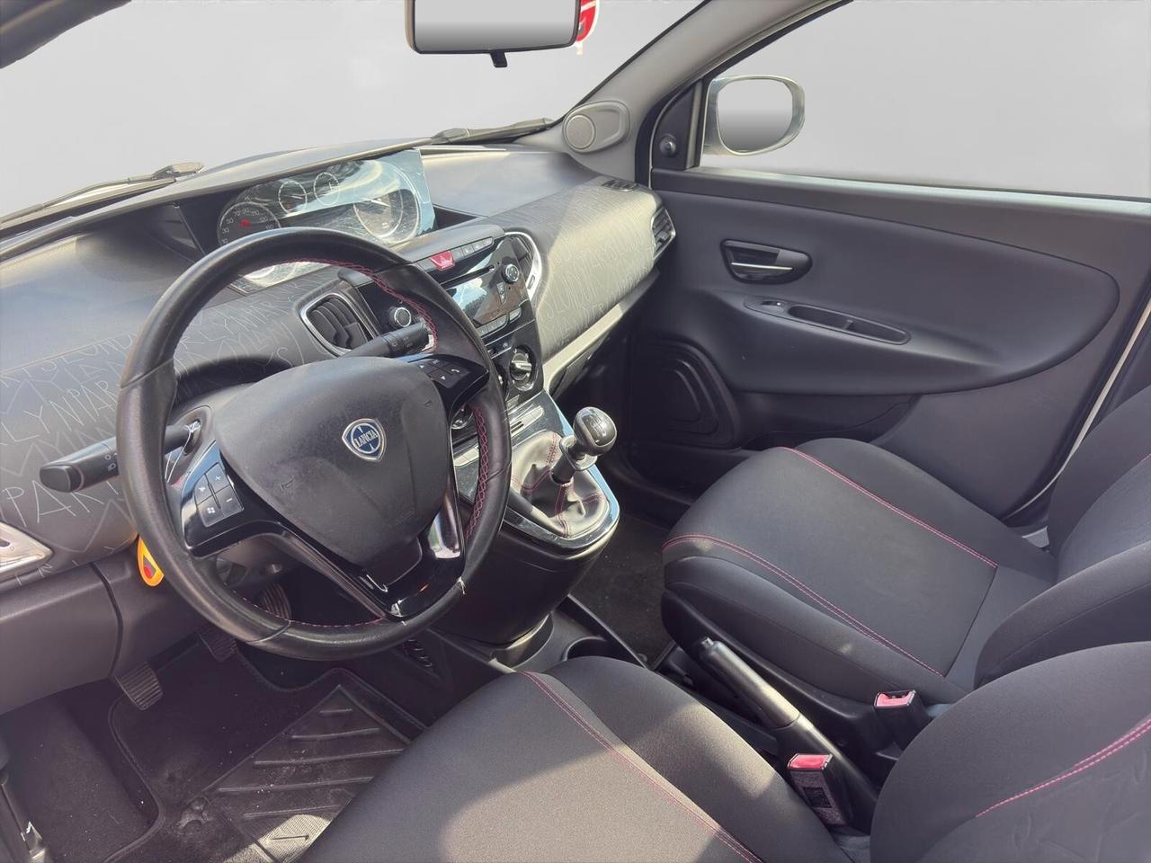 Lancia Ypsilon 1.2 69cv GPL Elefantino Rosa