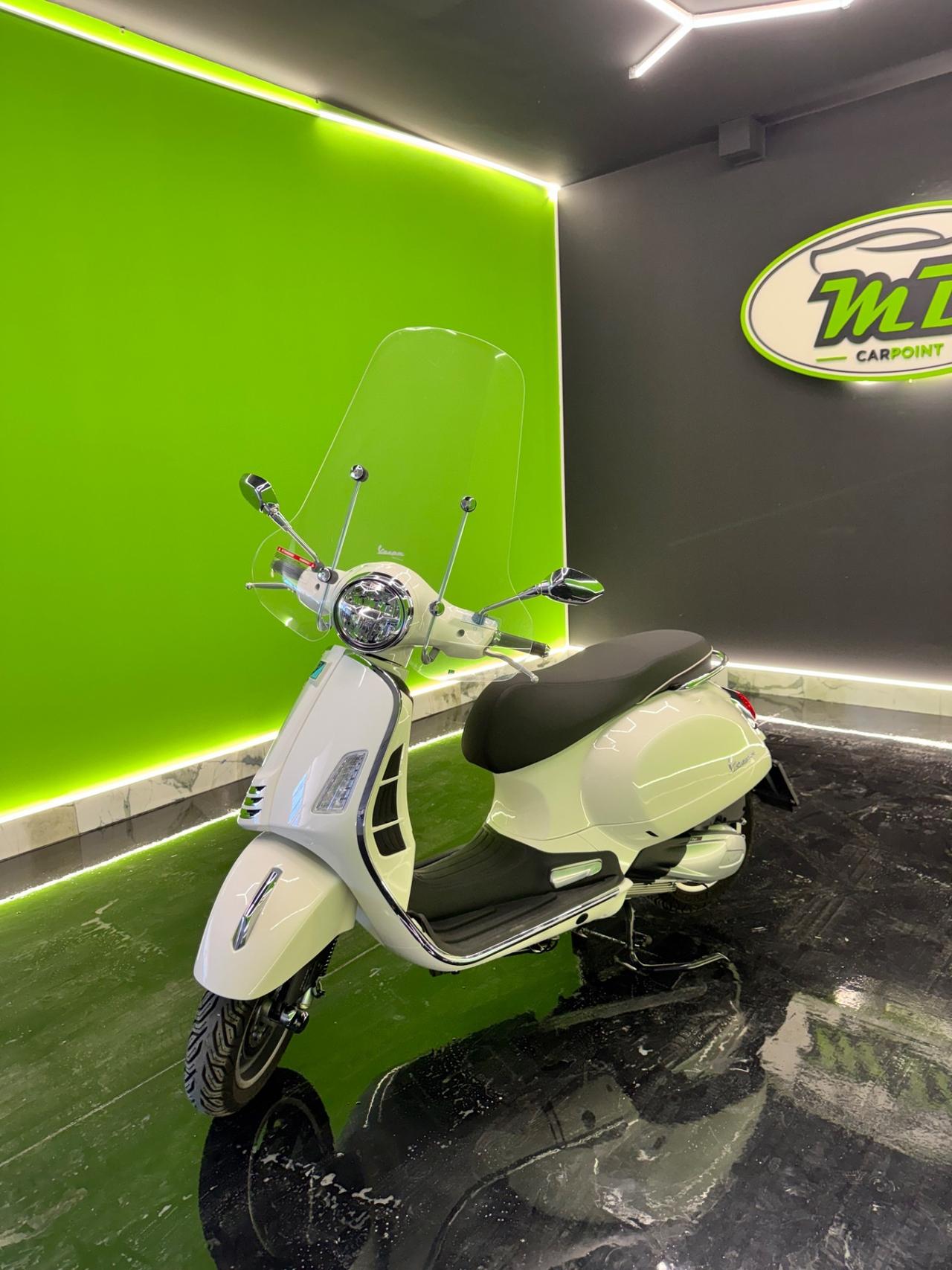 Piaggio Vespa 300 GTS