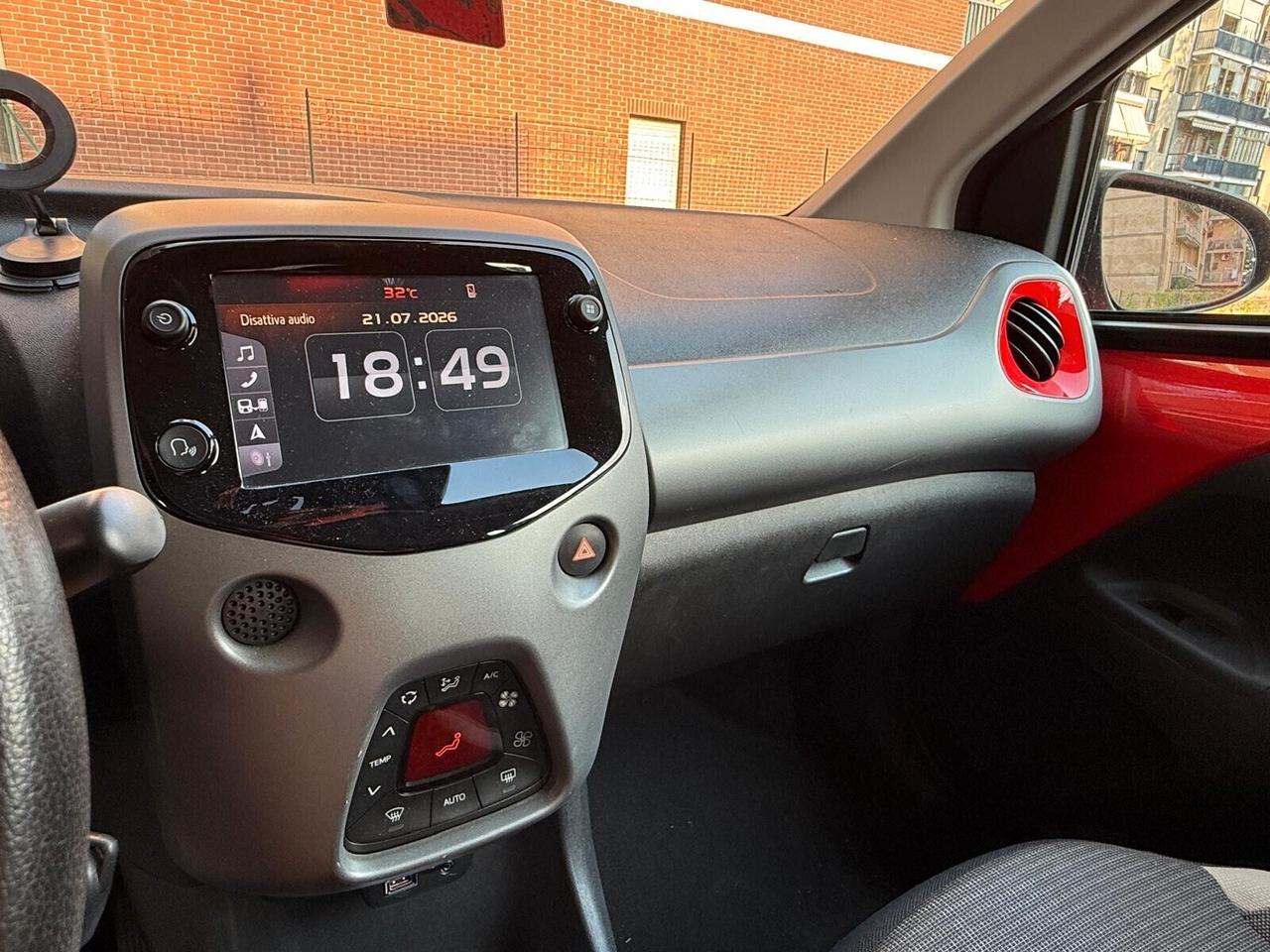 Toyota Aygo Connect 1.0 VVT-i 72 CV 5 porte x-cool MMT