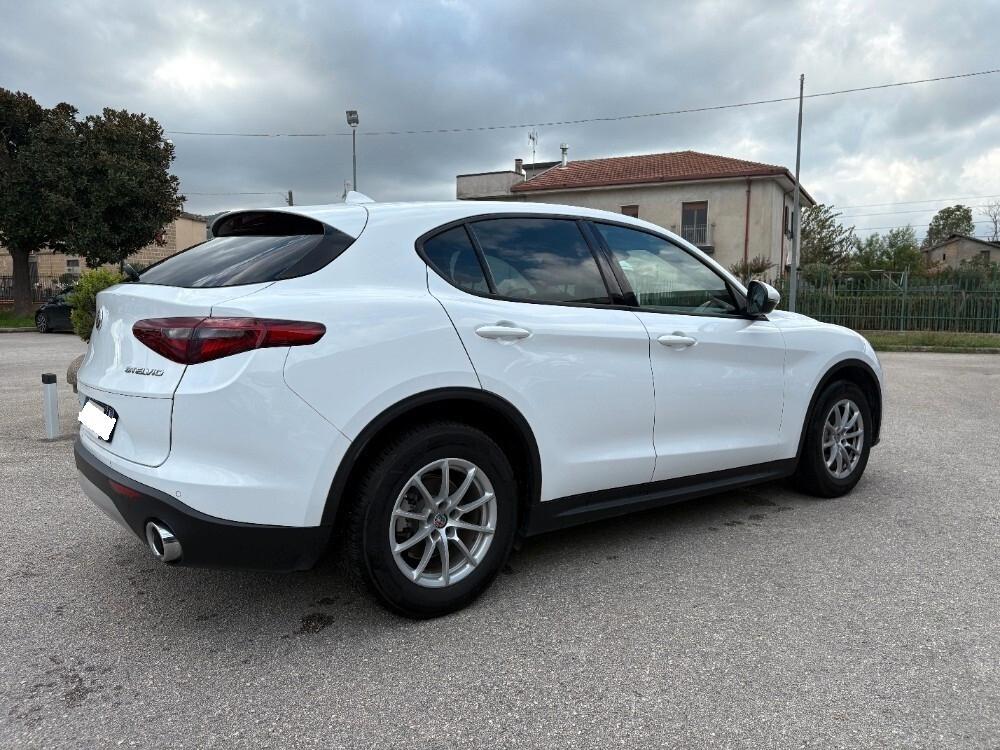 Alfa Romeo Stelvio 2,0 TD 190cv 140kw AT8 Business