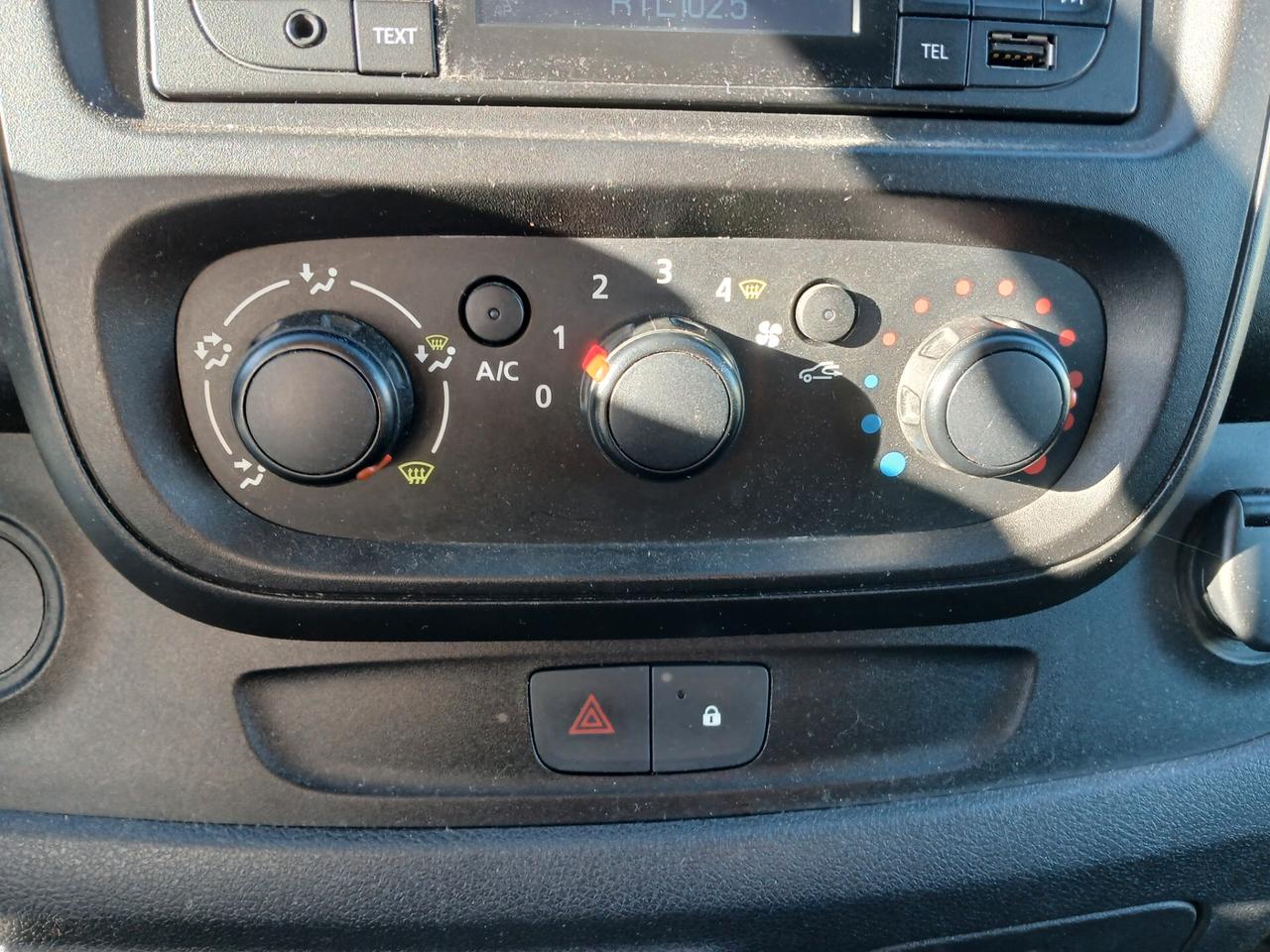 Renault TRAFIC 1.6 DCI 120 CV 2016 3 POSTI