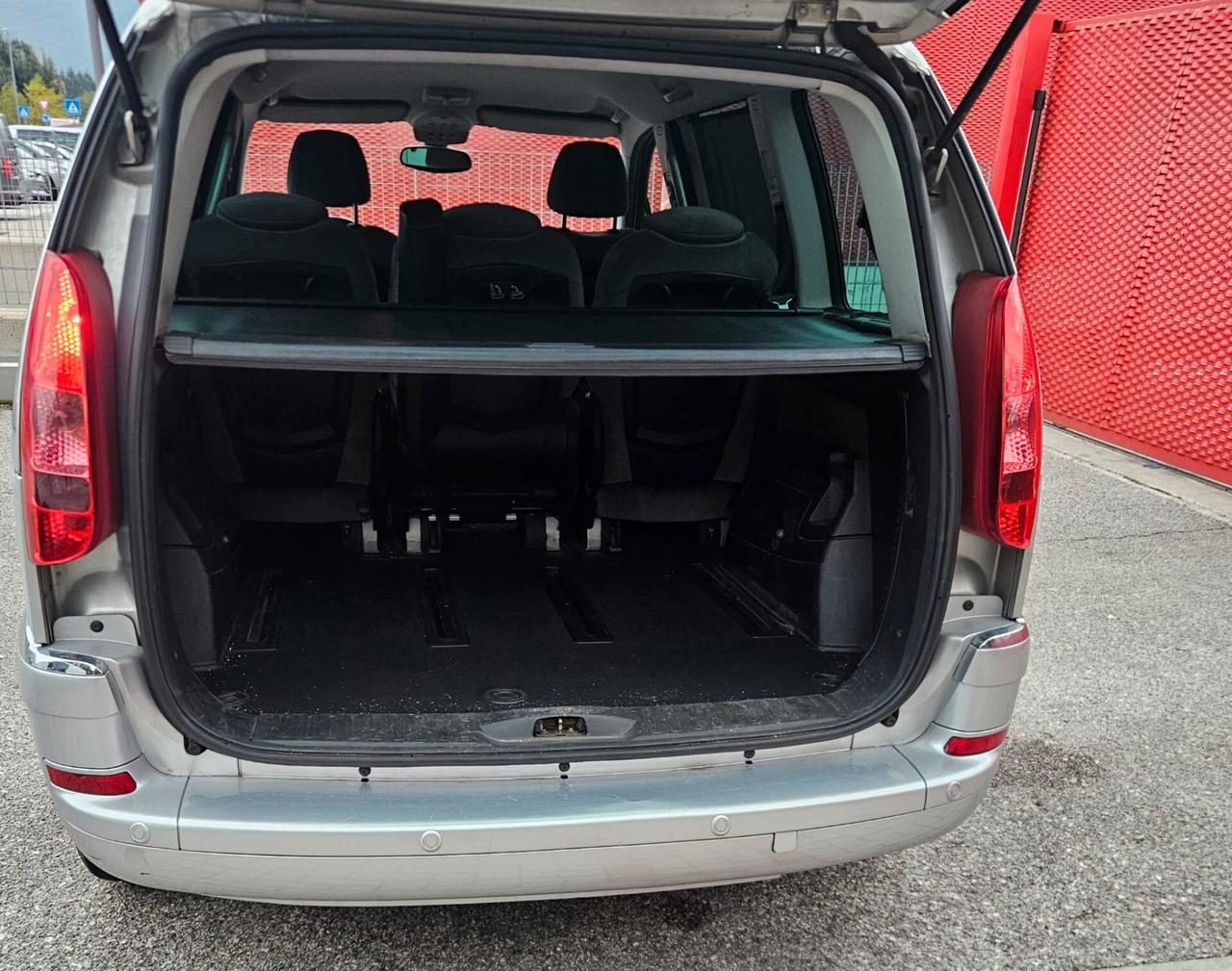 Peugeot 807 2.0 HDi FAP SV