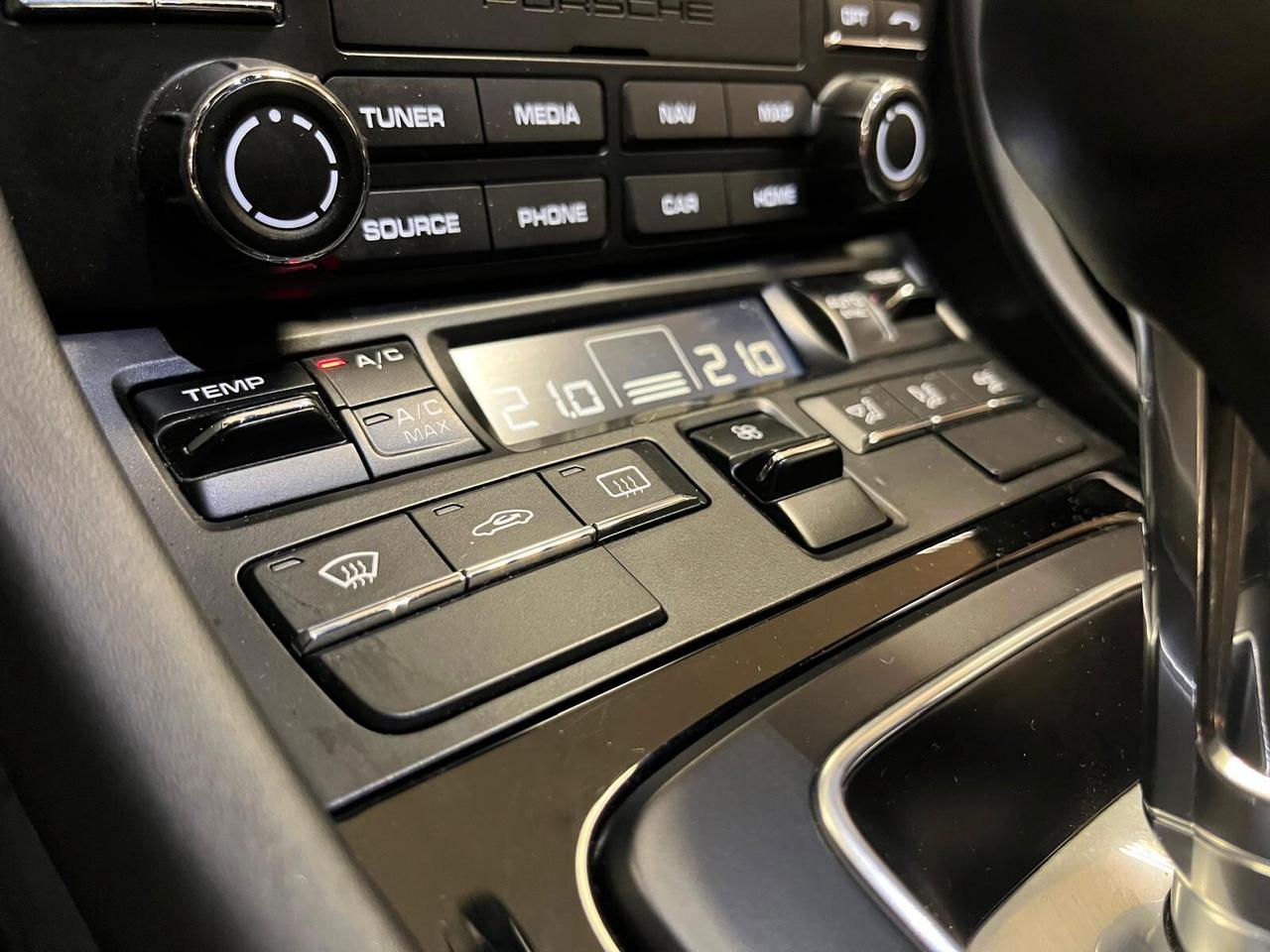 Porsche 911 3.0 Carrera T