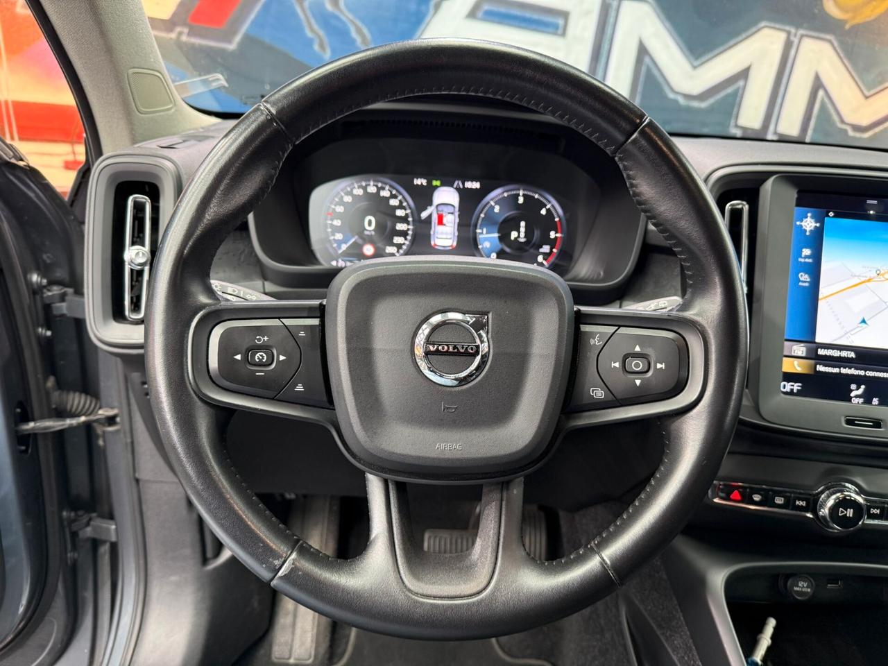 Volvo XC40 D3 AWD Geartronic R-DESING (137)