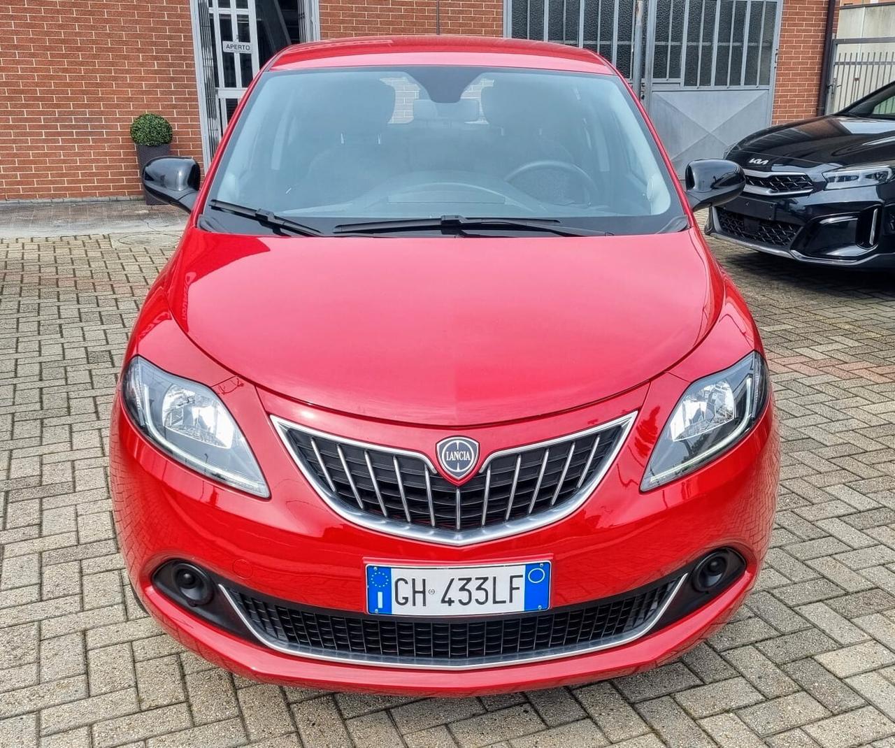 Lancia Ypsilon 1.0 FireFly 5 porte S&S Hybrid Ecochic Silver