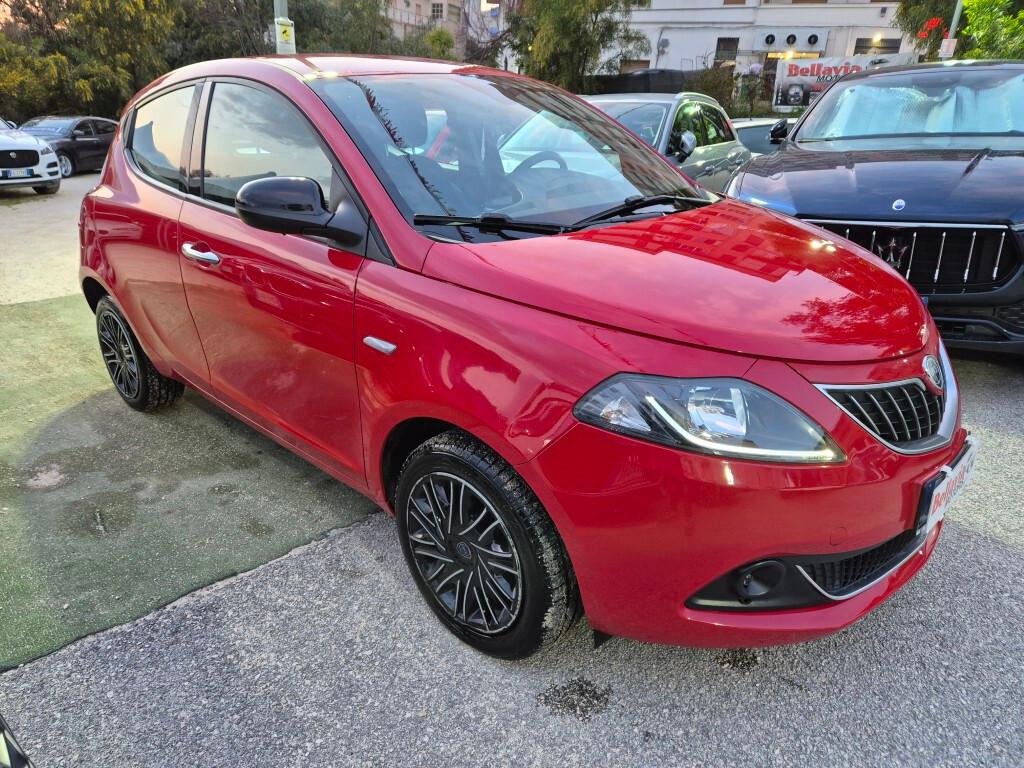 Lancia Ypsilon 1.0 5 porte Hybrid 2023