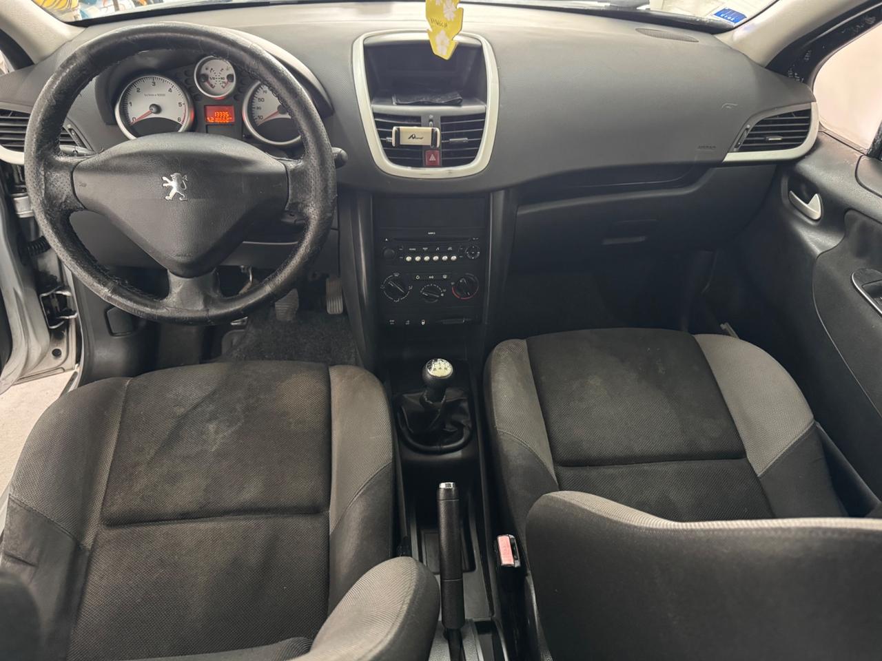 Peugeot 207 1.4 HDi 70CV 5p. ONE Line