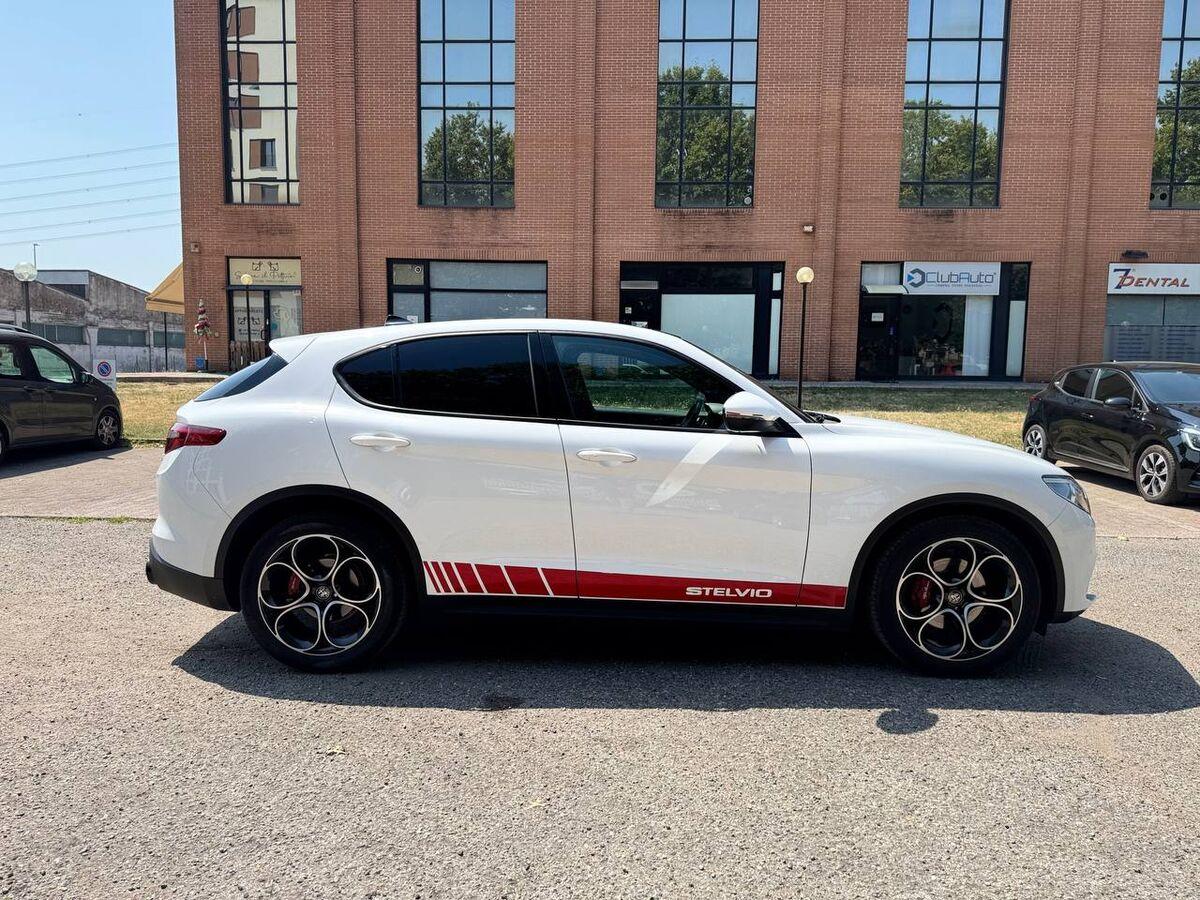 Alfa Romeo Stelvio 2.2 t Business rwd 160cv auto