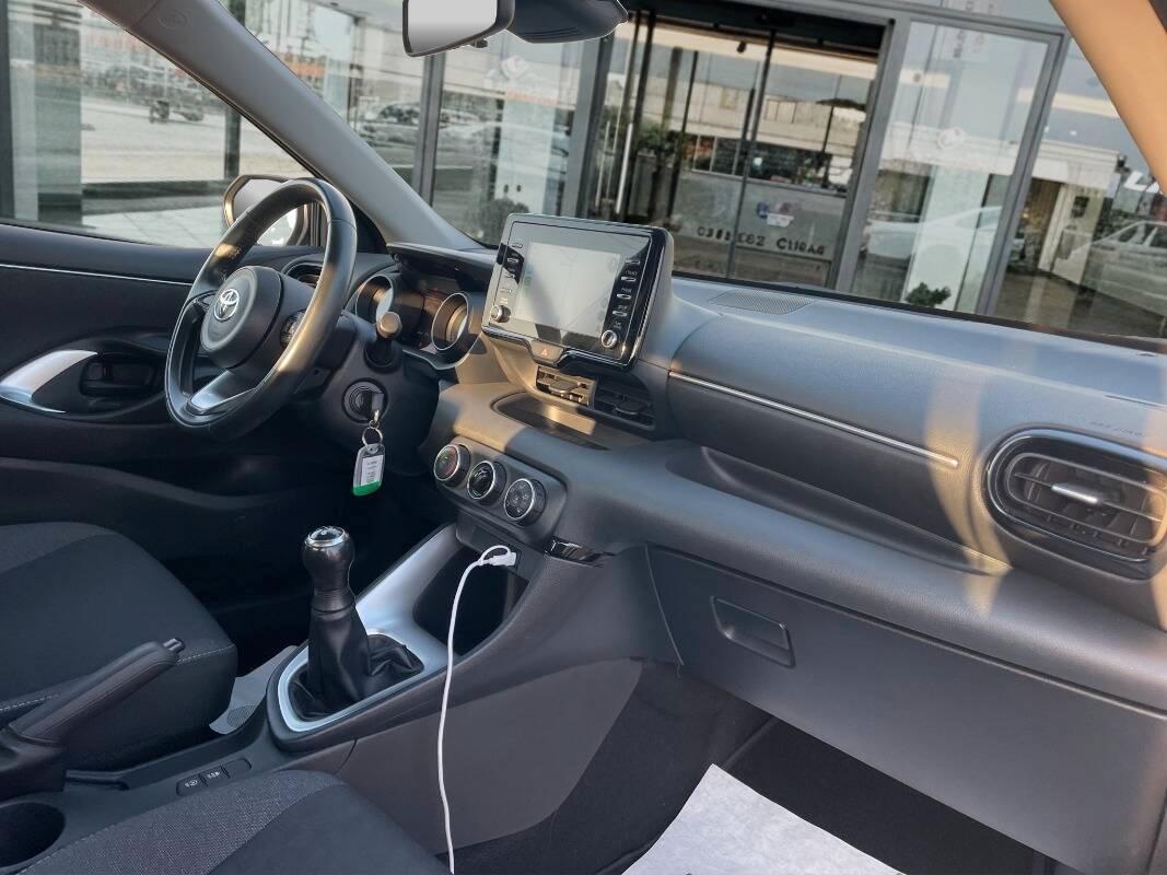 Toyota Yaris 1.0 Trend CON TELECAMERA E CARPLAY