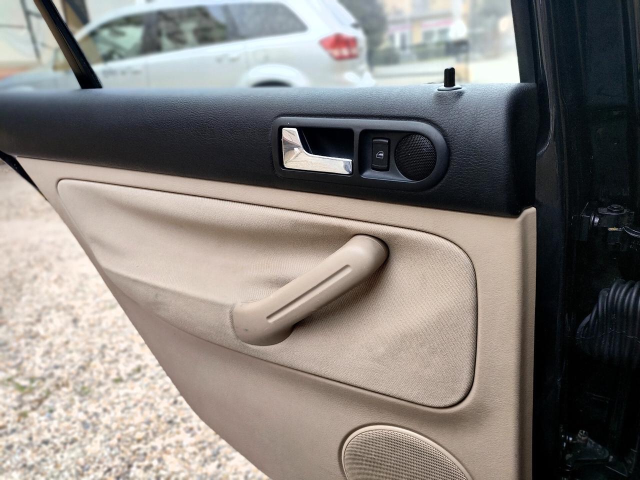 Volkswagen Golf 1.6 cat 5p. aut. Highline ASI e CRS